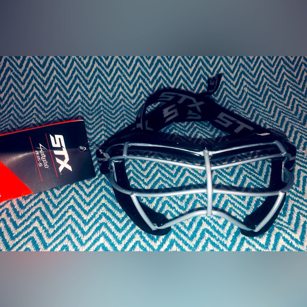 NWT Ladies STX 4Sight Plus S Lacrosse Eye Guard Cage